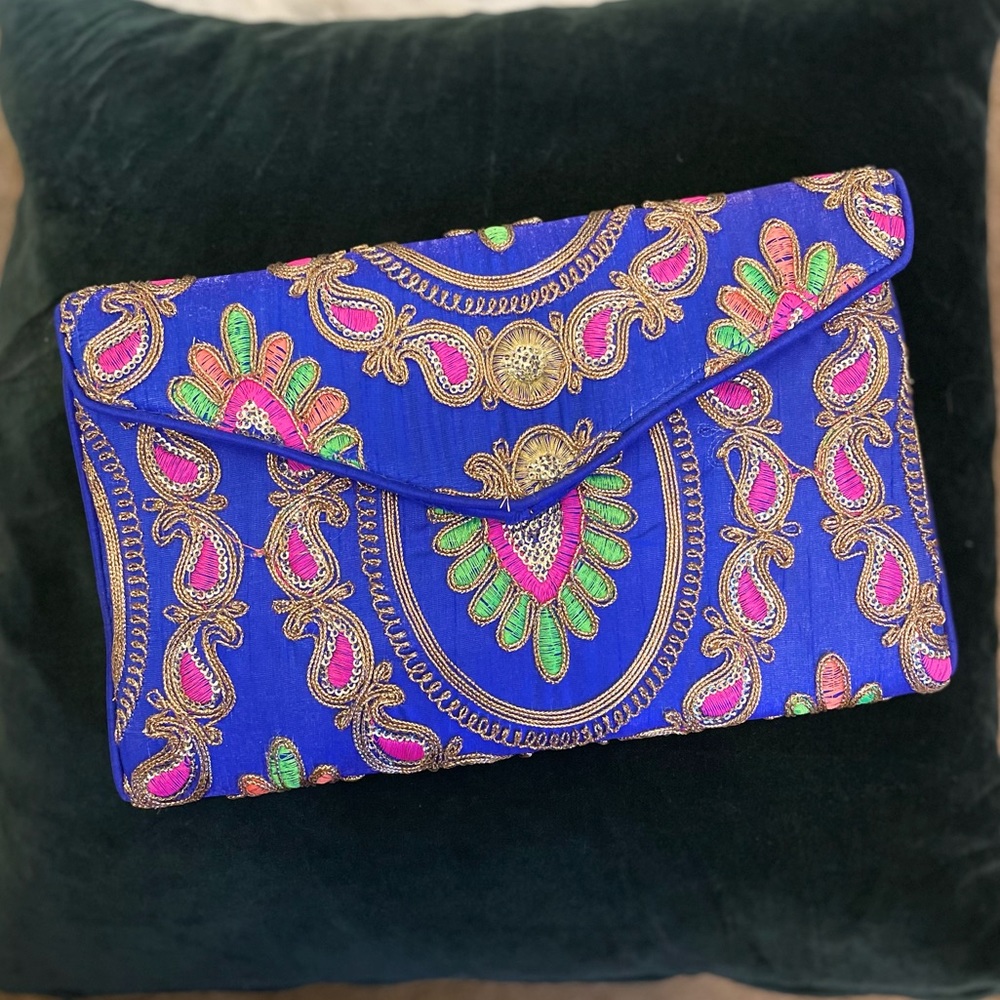 ✨ Bohemian Embroidered Clutch ✨